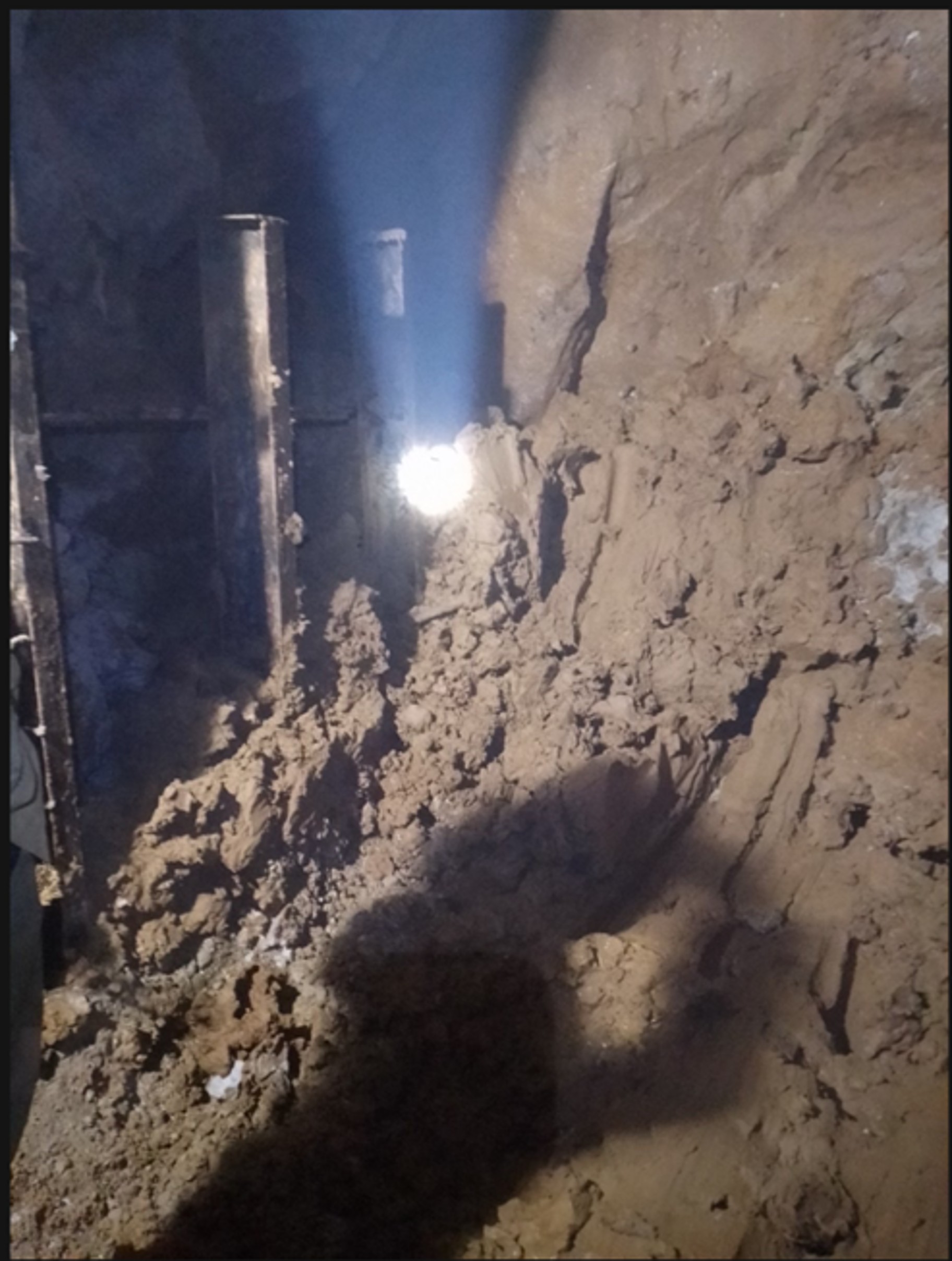 Hầm qua tầng đất yếu bị sạt lỡ